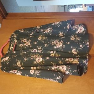 Andree by Unit floral 3/4 length sleeve loosevtop with green background. Size L.